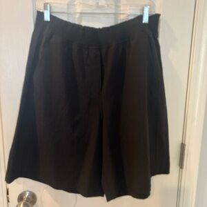 Lululemon Ruffle Waist Athletica Black Women's Bermudas size L